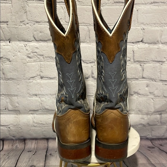 Laredo Women's Brown and Blue Heeled Boots Sz 6.5 - Picture 3 of 9